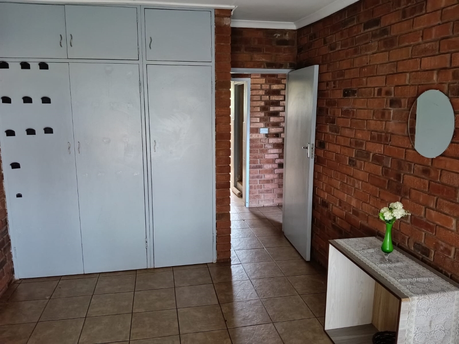 8 Bedroom Property for Sale in Brits Rural North West